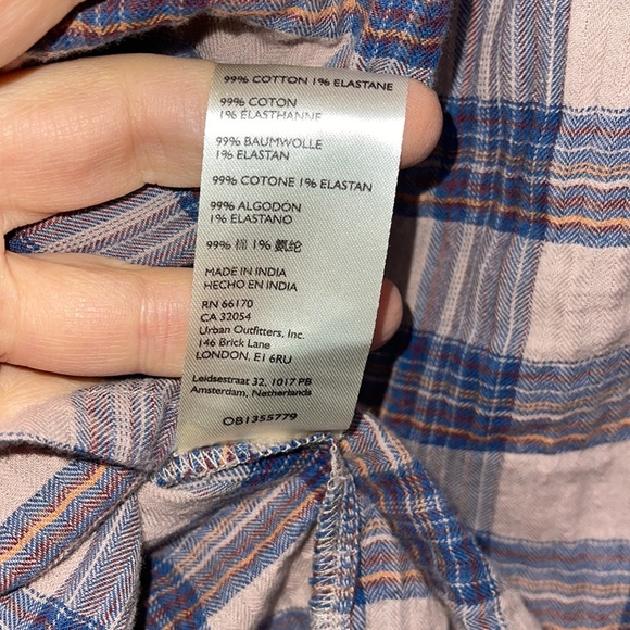 We the Free top size small - Picture 3 of 3